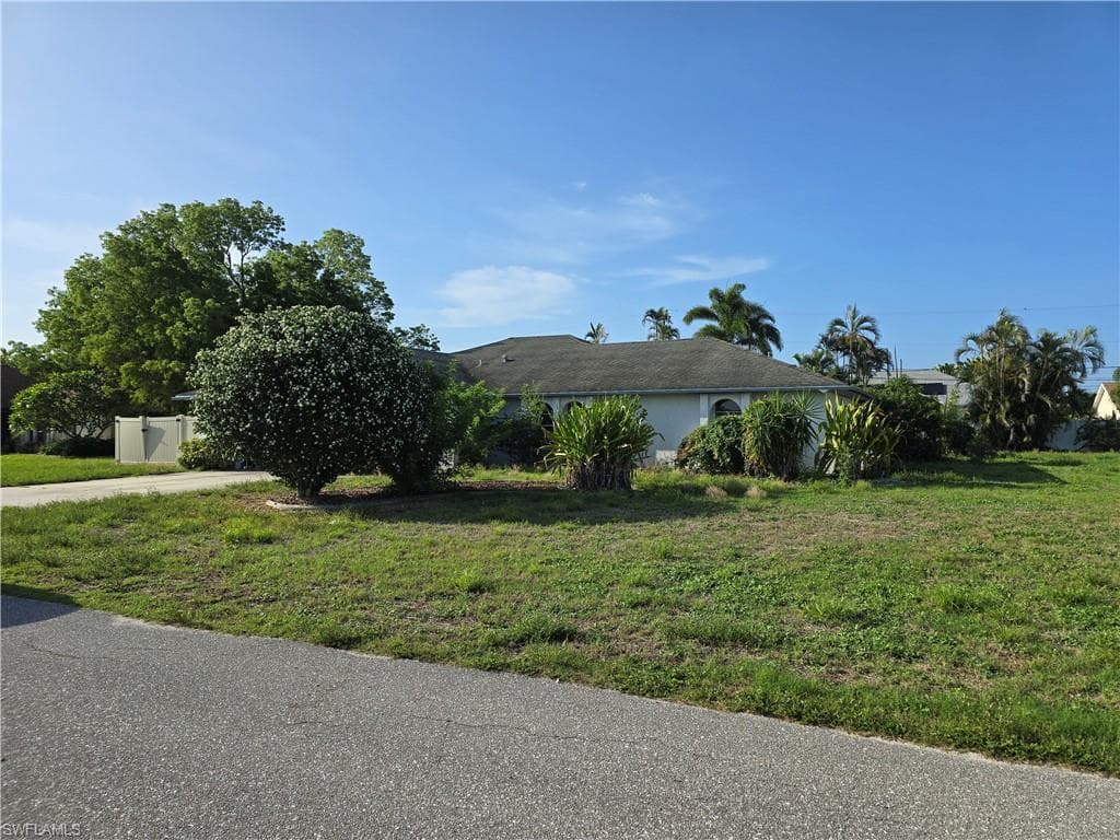 320 SE 2nd ST CAPE CORAL, FL 33990
