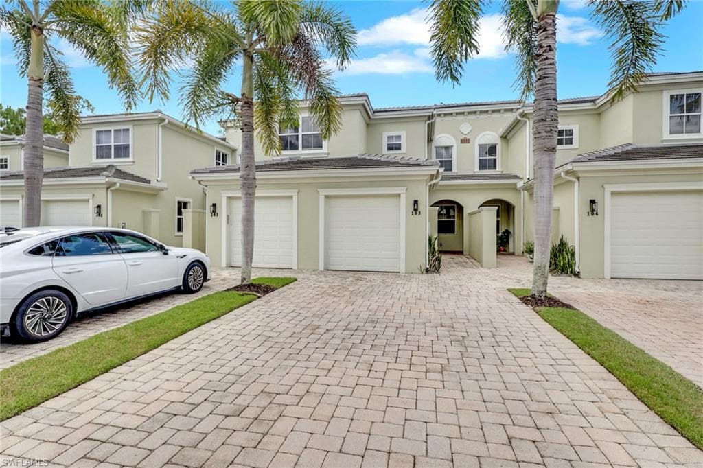 1335 Mariposa CIR 4103 NAPLES, FL 34105
