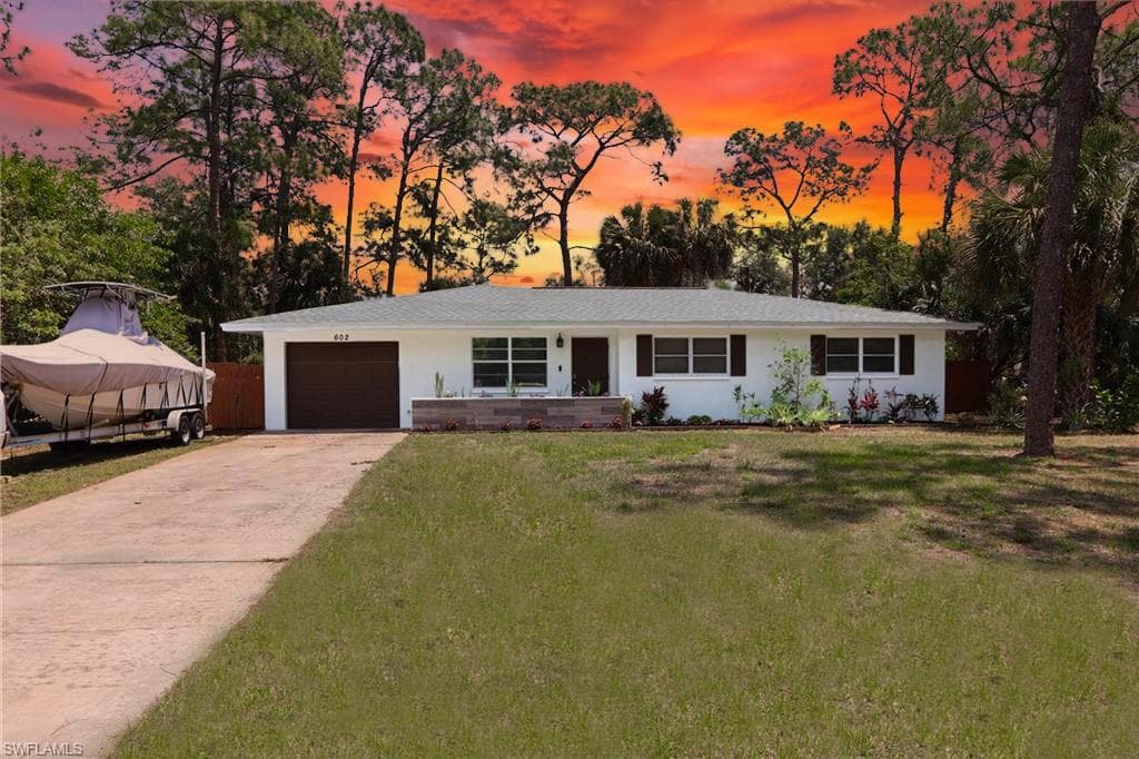602 James AVE LEHIGH ACRES, FL 33936
