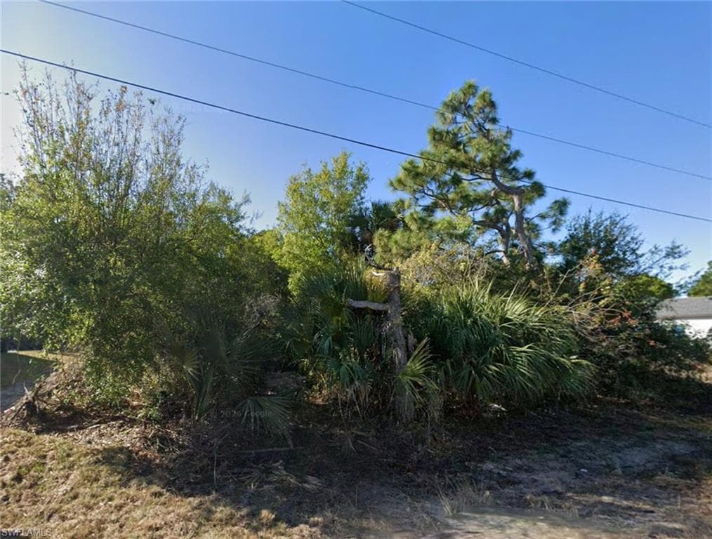 2711 28th ST W LEHIGH ACRES, FL 33971