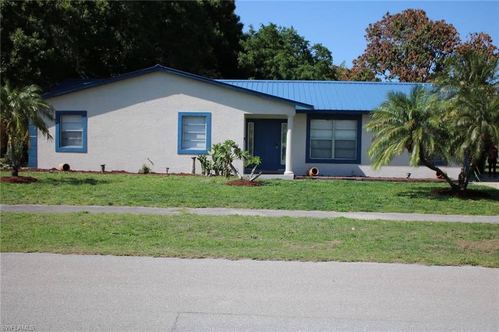 111 E Sugarland CIR CLEWISTON, FL 33440