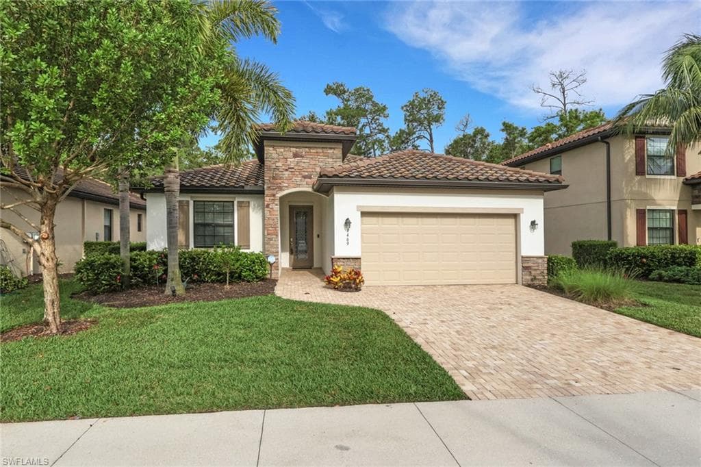9469 Foxglove LN NAPLES, FL 34120