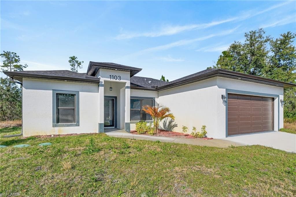 1103 E 7th ST LEHIGH ACRES, FL 33972