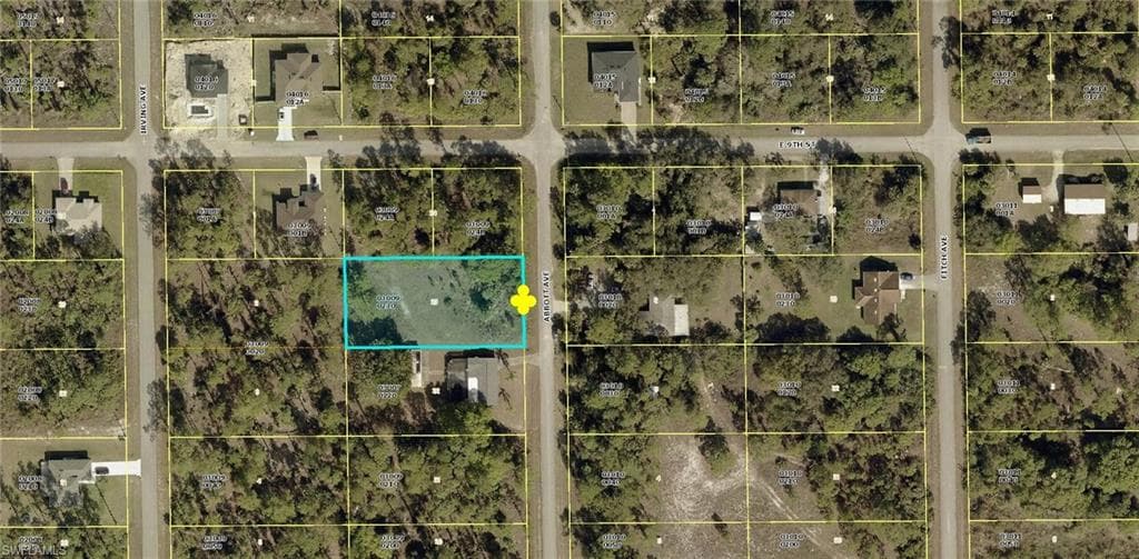 821 Abbott AVE LEHIGH ACRES, FL 33972