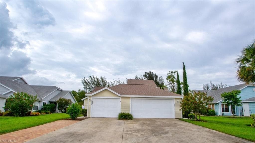 1351 Monarch CIR NAPLES, FL 34116