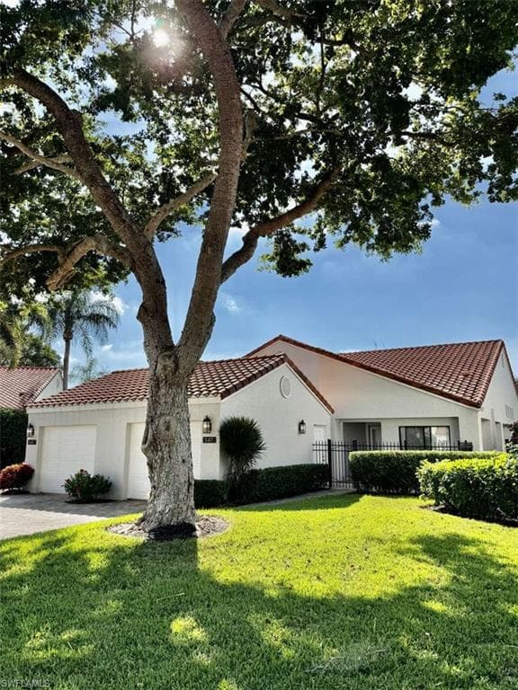 547 Beachwalk CIR NAPLES, FL 34108