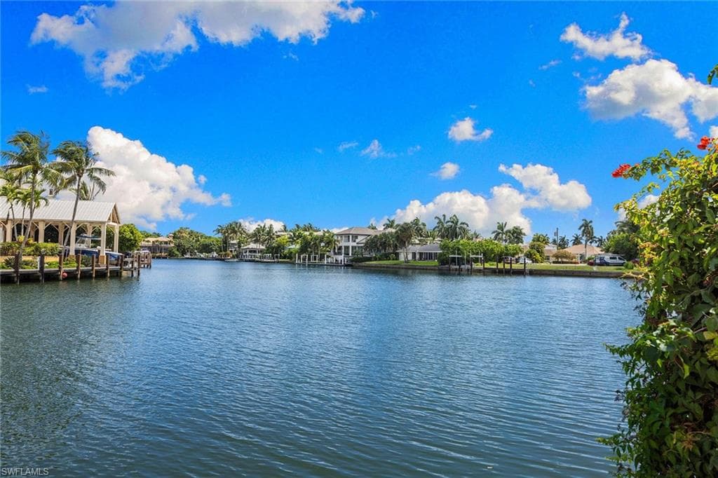 421 21st AVE S NAPLES, FL 34102
