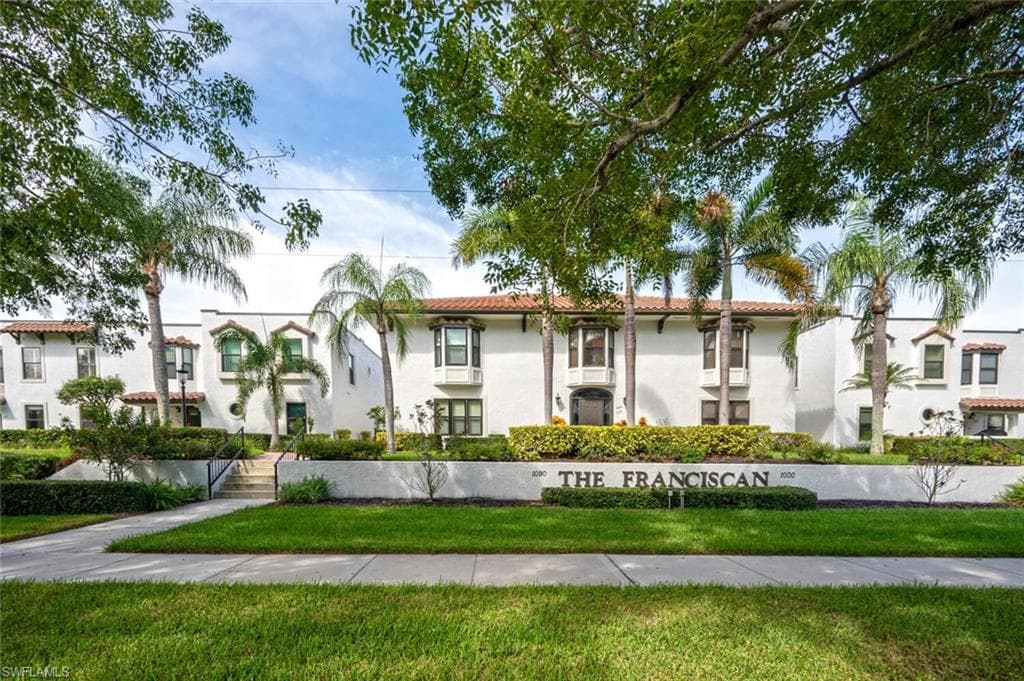 1080 6th ST S NAPLES, FL 34102