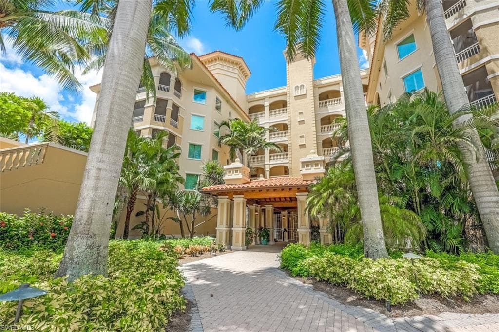 2728 Tiburon BLVD E 105 NAPLES, FL 34109