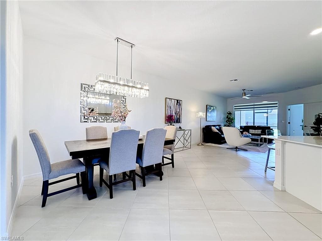2558 Vine AVE NAPLES, FL 34120