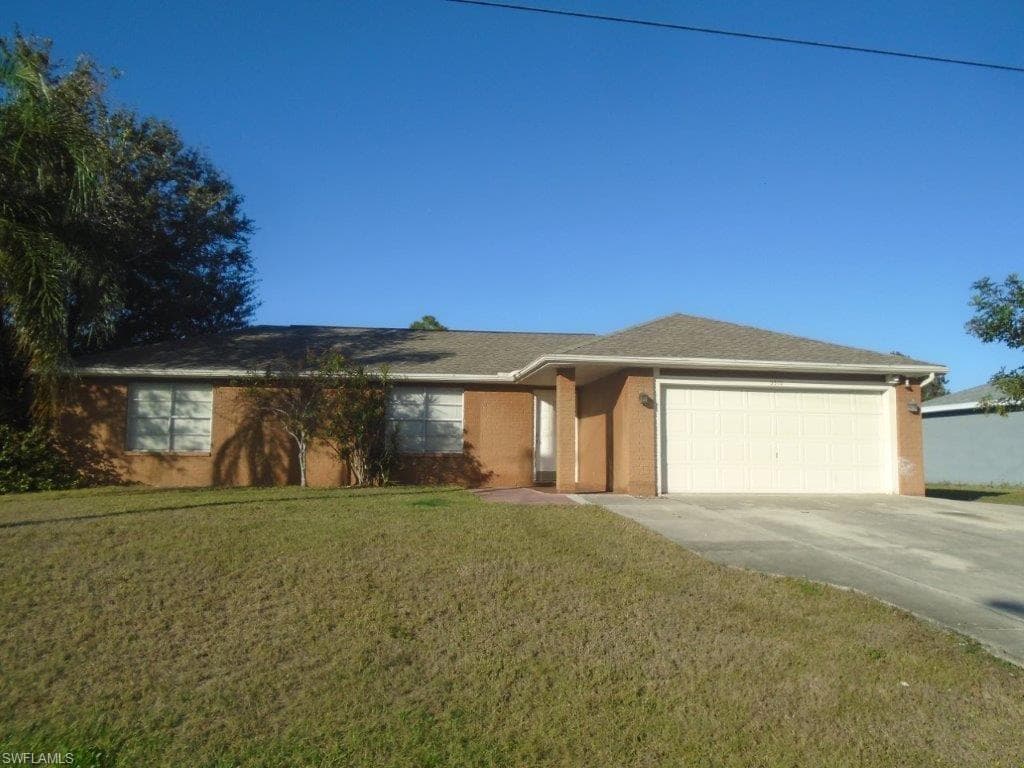 3310 9th ST W LEHIGH ACRES, FL 33971
