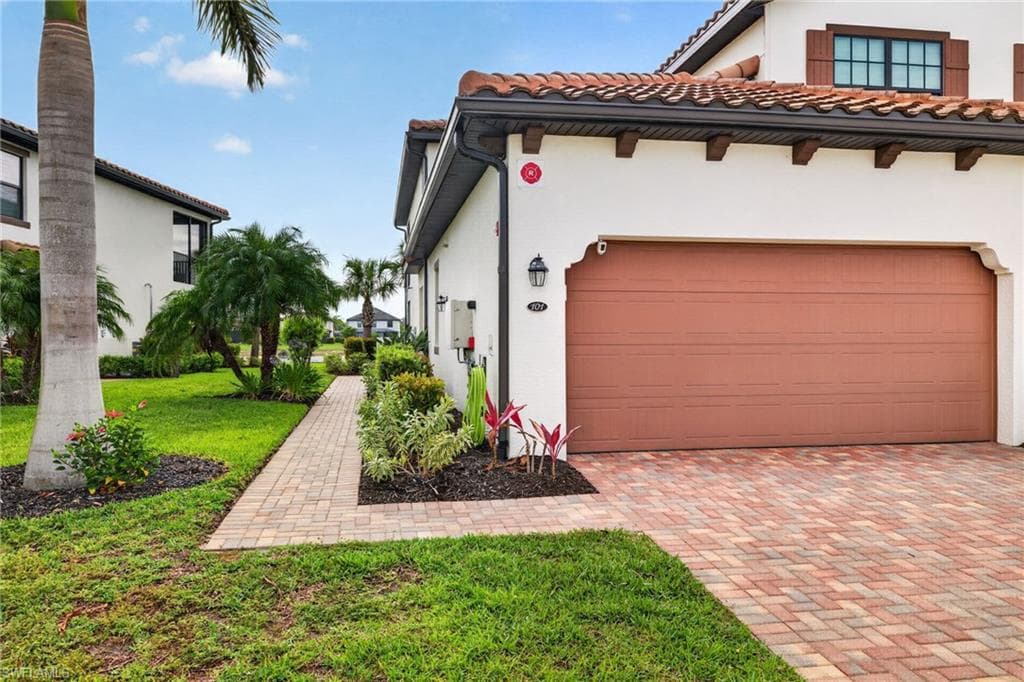 12020 Hawthorn Lake DR 101 FORT MYERS, FL 33913