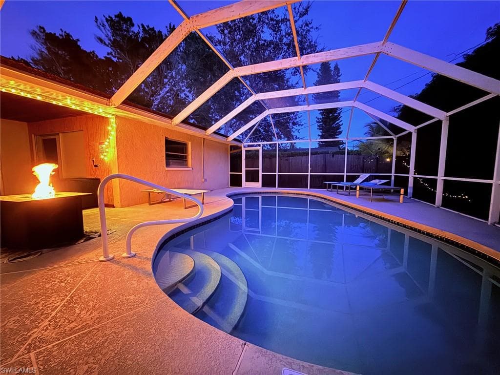 690 95th AVE N NAPLES, FL 34108