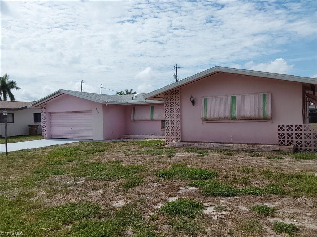 525 Coral DR CAPE CORAL, FL 33904