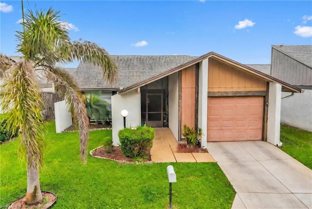 18450 Orangecrest CT LEHIGH ACRES, FL 33936