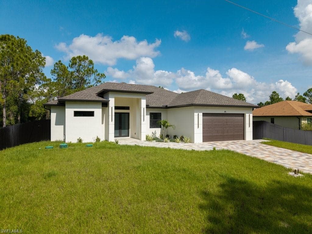 811 Rush AVE LEHIGH ACRES, FL 33972