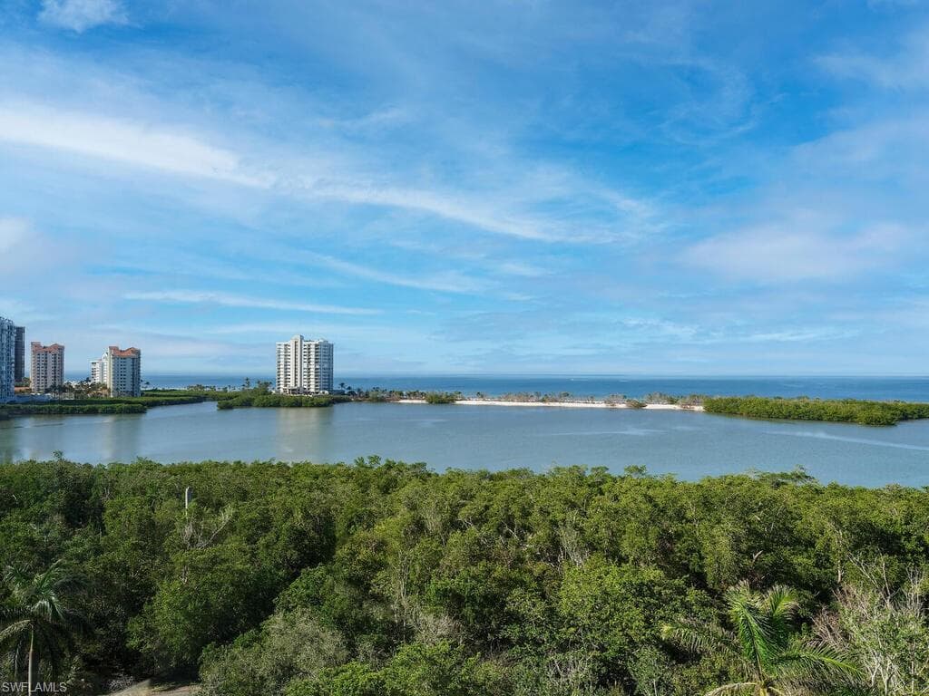 5555 Heron Point DR 902 NAPLES, FL 34108