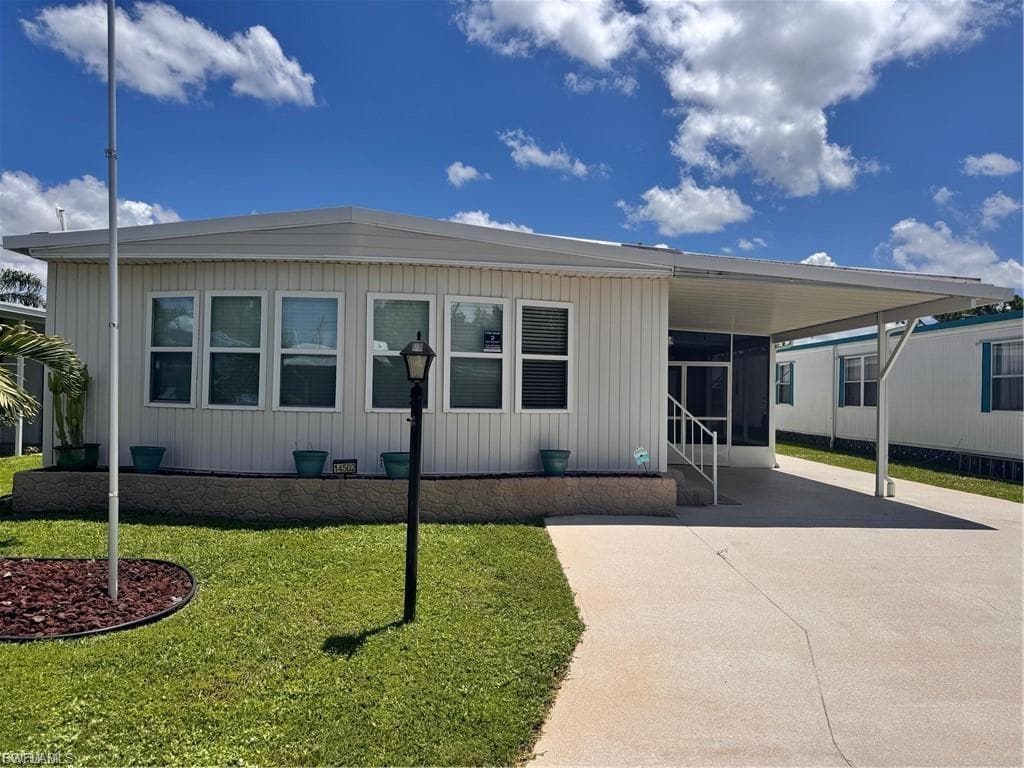 14502 Nathan Hale LN NORTH FORT MYERS, FL 33917