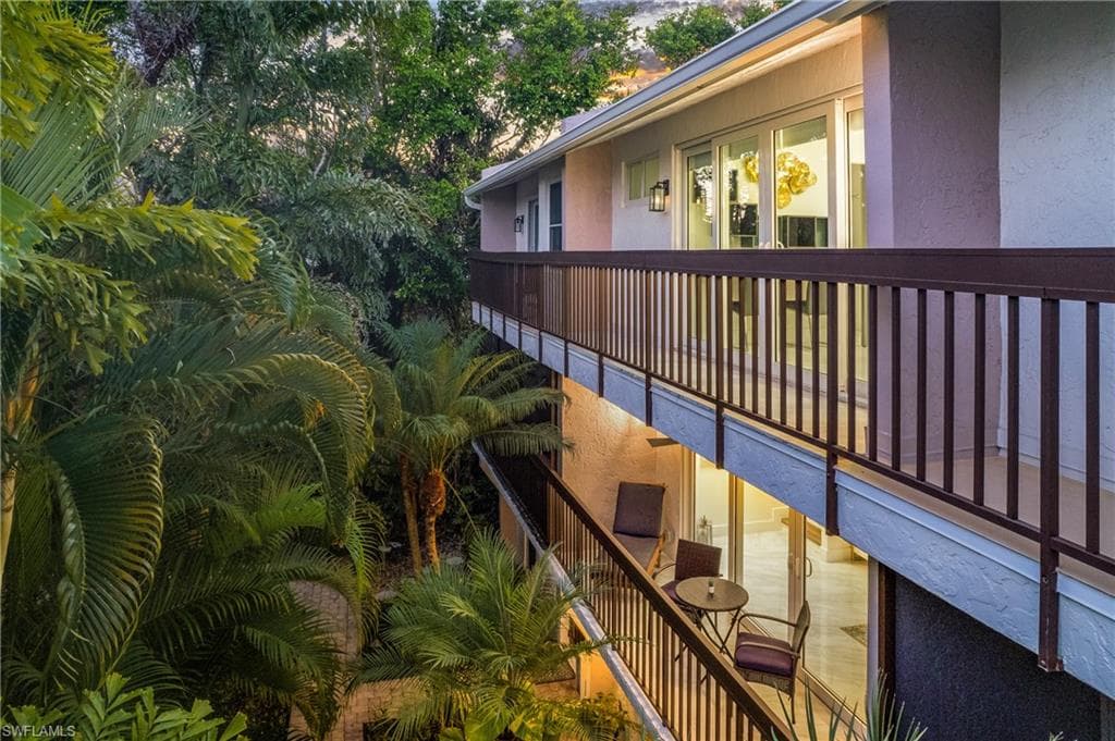 995 9th AVE S 4 NAPLES, FL 34102