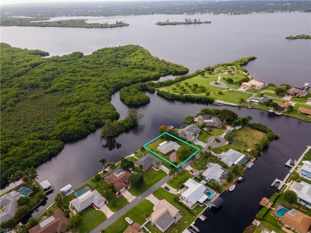 2160 Channel WAY NORTH FORT MYERS, FL 33917