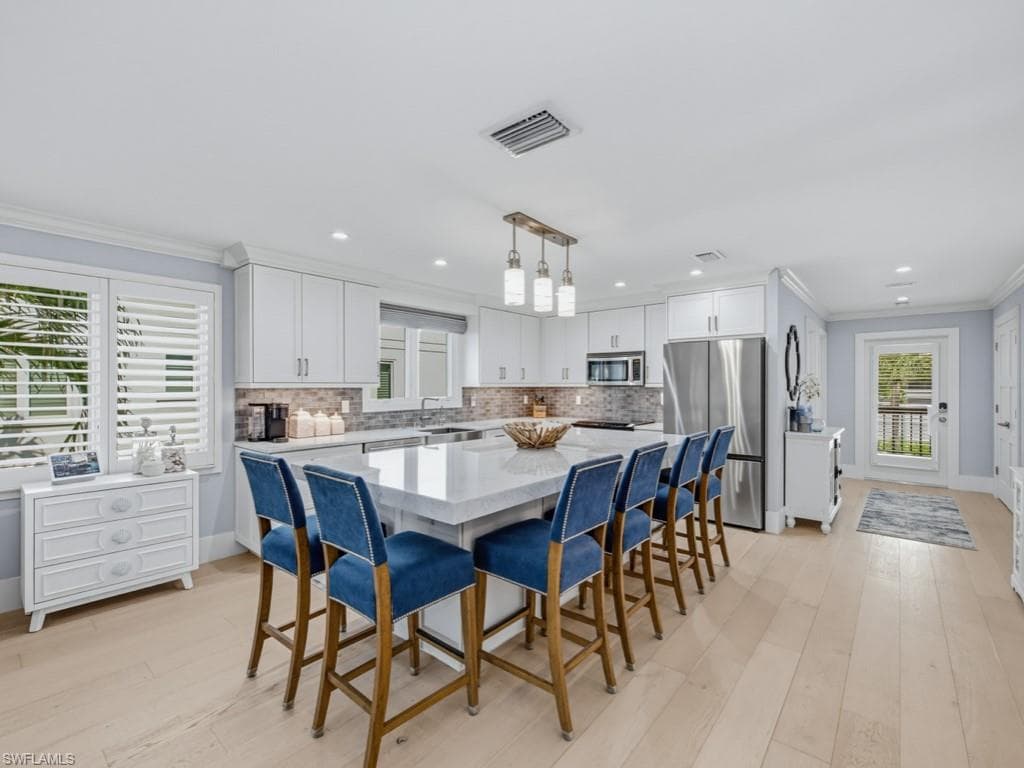 225 5th AVE S 103 NAPLES, FL 34102