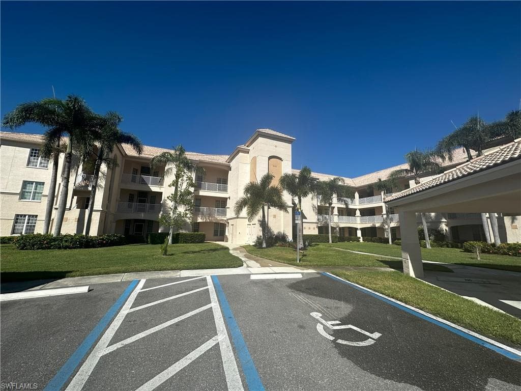 9100 Southmont CV 206 FORT MYERS, FL 33908