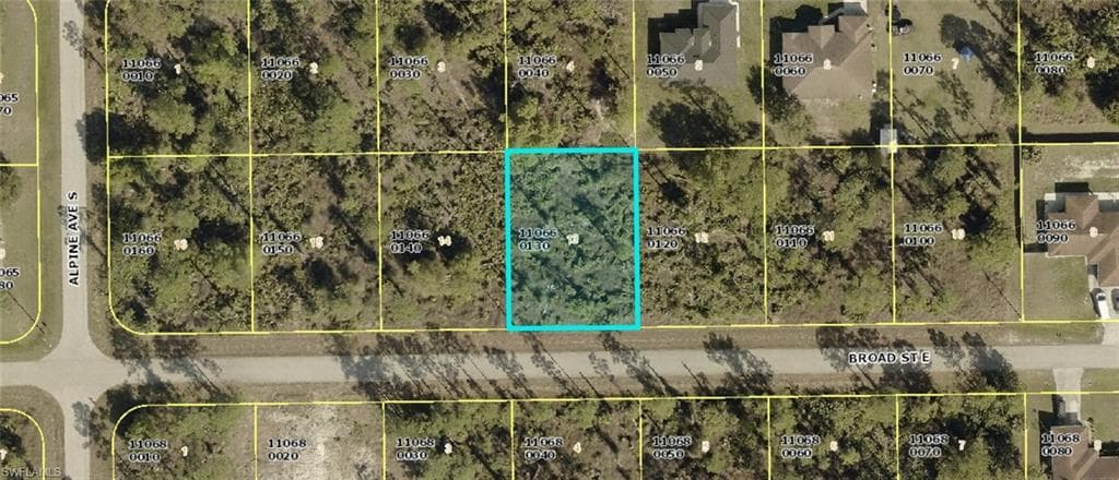 937 Broad ST E LEHIGH ACRES, FL 33974