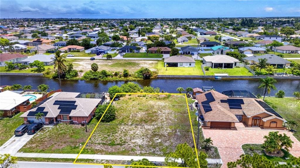 601 Gleason PKWY CAPE CORAL, FL 33914