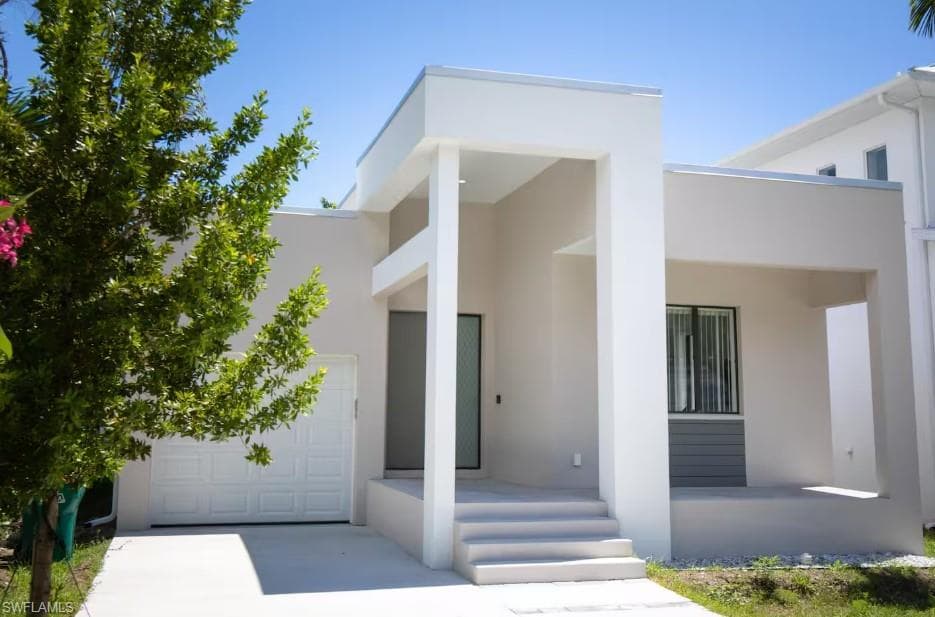 3148 VAN BUREN AVE NAPLES, FL 34112