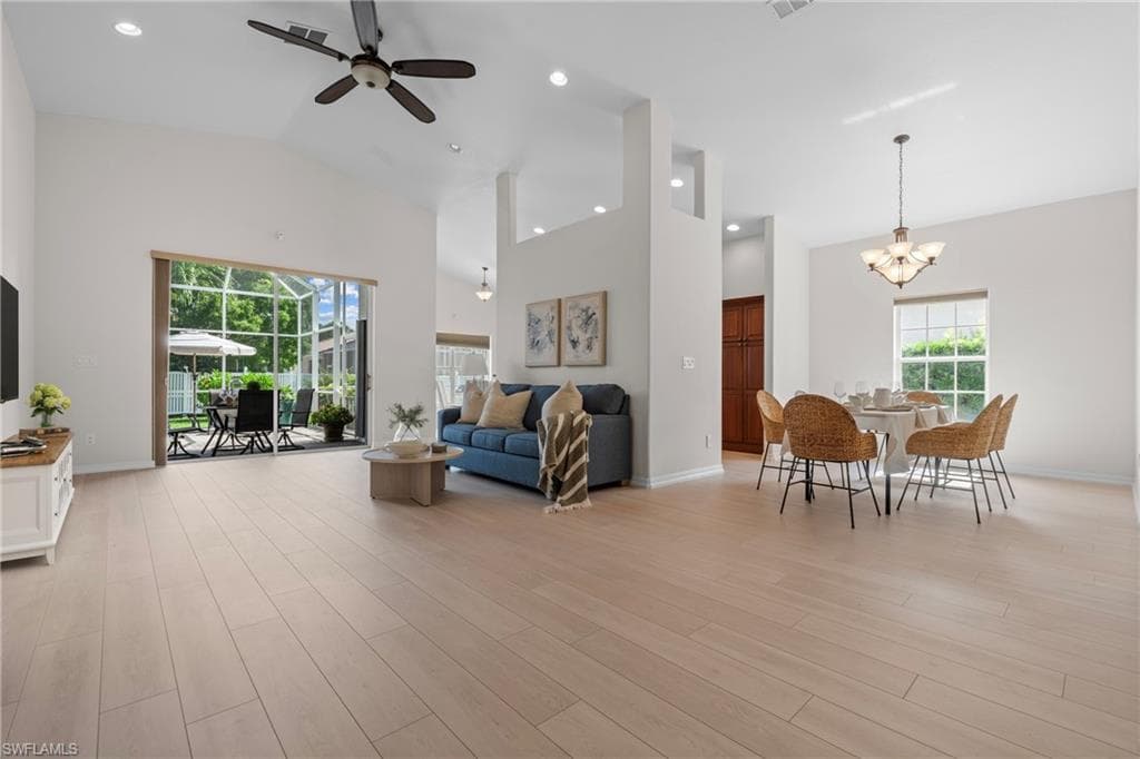 96 Glen Eagle CIR NAPLES, FL 34104