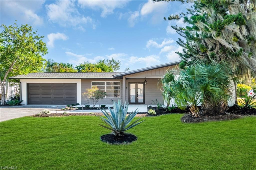 2114 Davis BLVD FORT MYERS, FL 33905