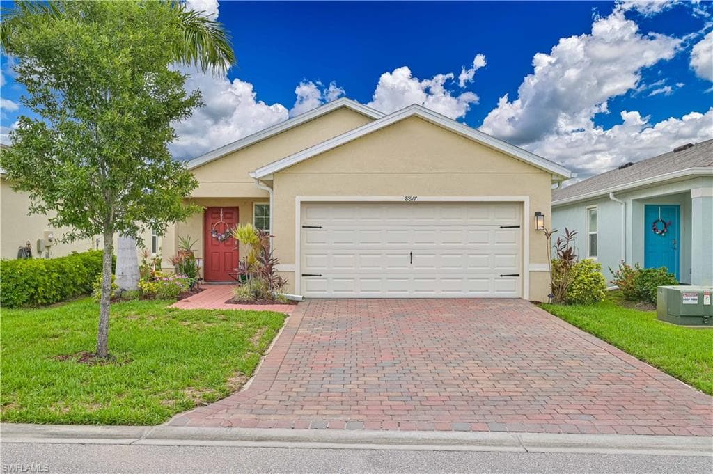8817 Swell Brooks CT NORTH FORT MYERS, FL 33917