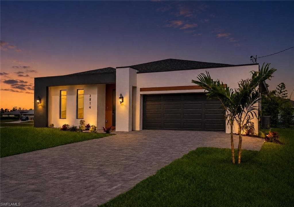 3814 W Gator CIR CAPE CORAL, FL 33909
