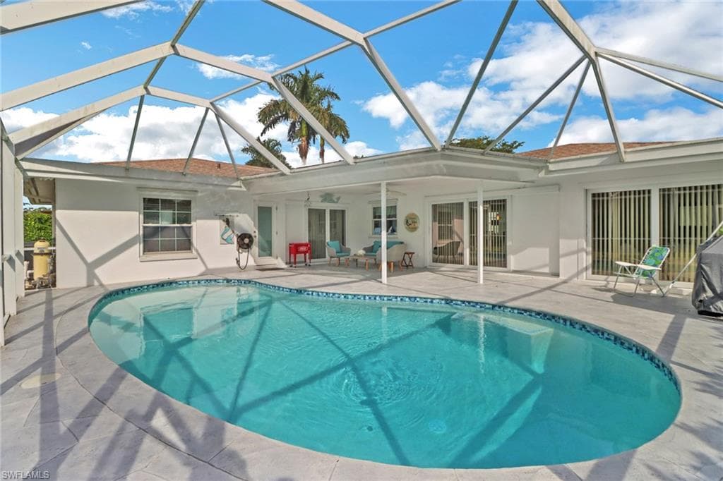4556 Lakewood BLVD NAPLES, FL 34112