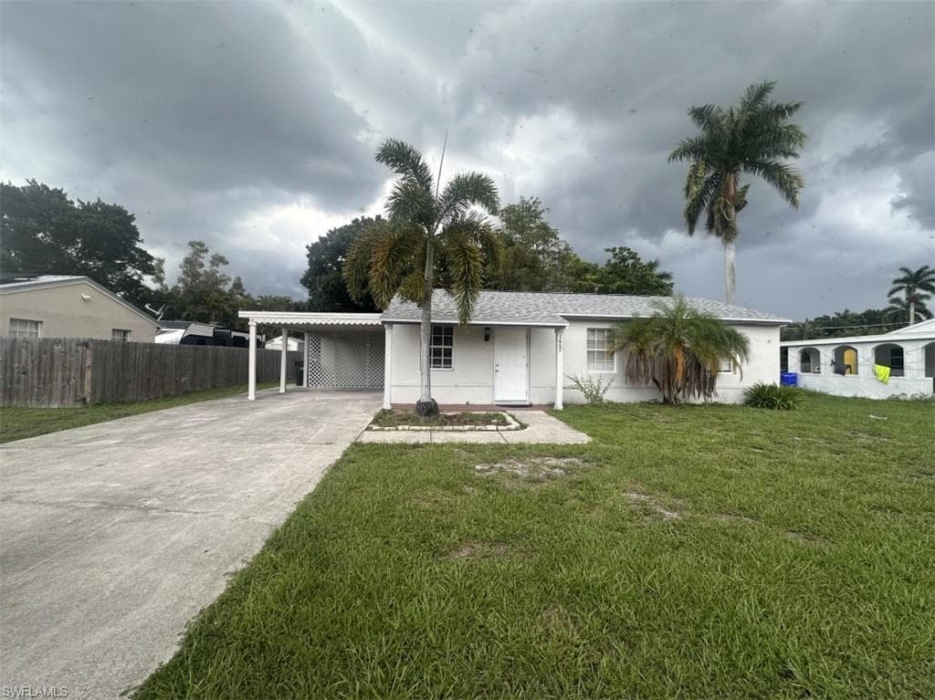 1665 Moreno AVE FORT MYERS, FL 33901