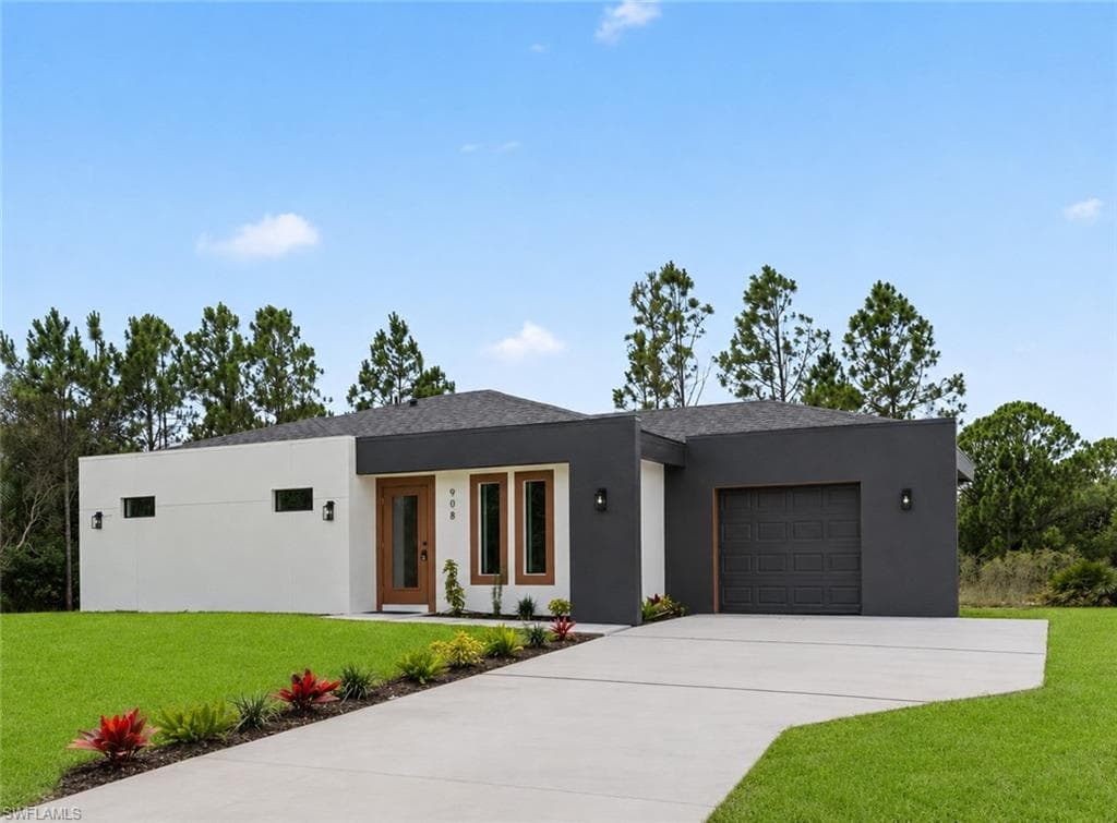 908 Capetown AVE LEHIGH ACRES, FL 33974