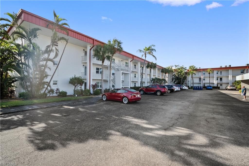 1700 Pine Valley DR 208 FORT MYERS, FL 33907