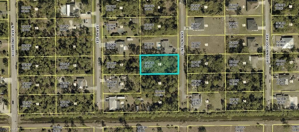405 Lincoln AVE LEHIGH ACRES, FL 33972