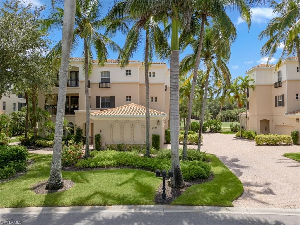 2826 Tiburon BLVD E 101 NAPLES, FL 34109