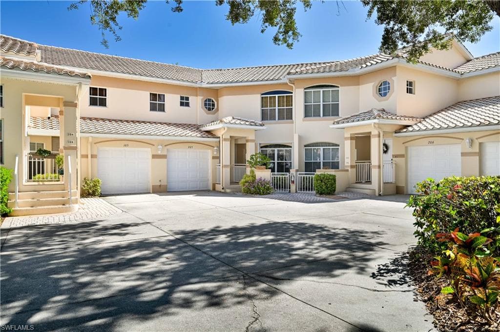28060 Palmas Grandes LN 105 BONITA SPRINGS, FL 34135