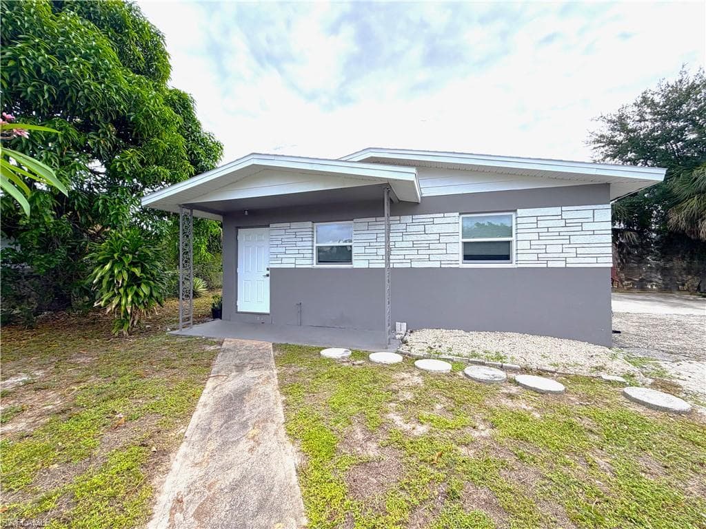 1759 Aquarius CT FORT MYERS, FL 33916