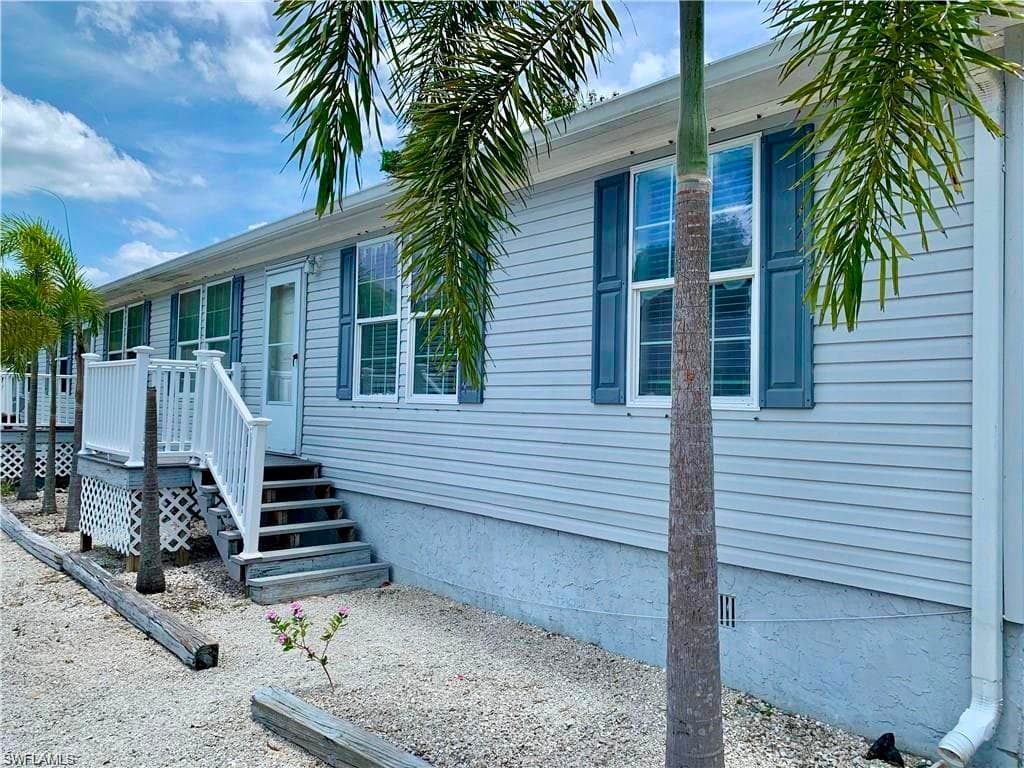5527 Judith RD BOKEELIA, FL 33922