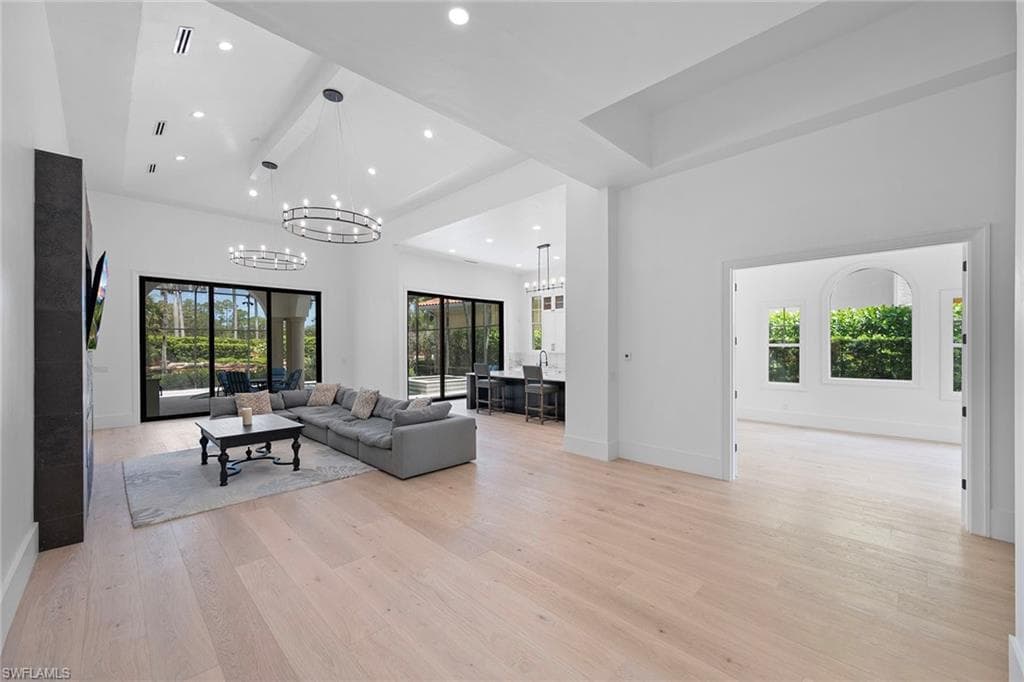 2749 Medallist LN NAPLES, FL 34109