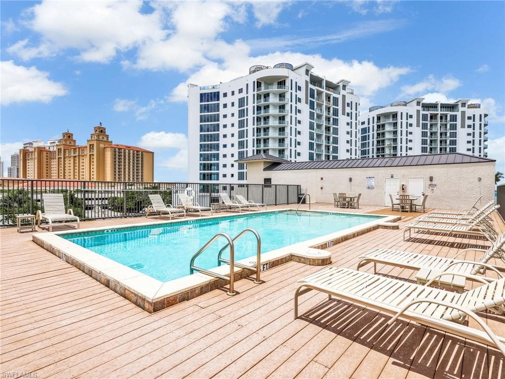 260 Southbay DR 107 NAPLES, FL 34108