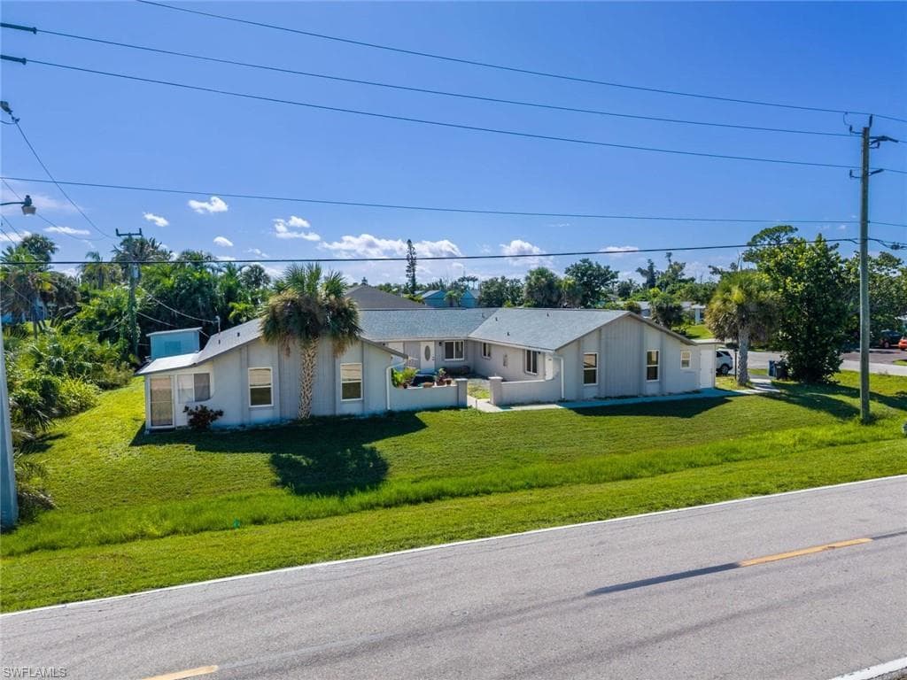 16595 Davis RD FORT MYERS, FL 33908