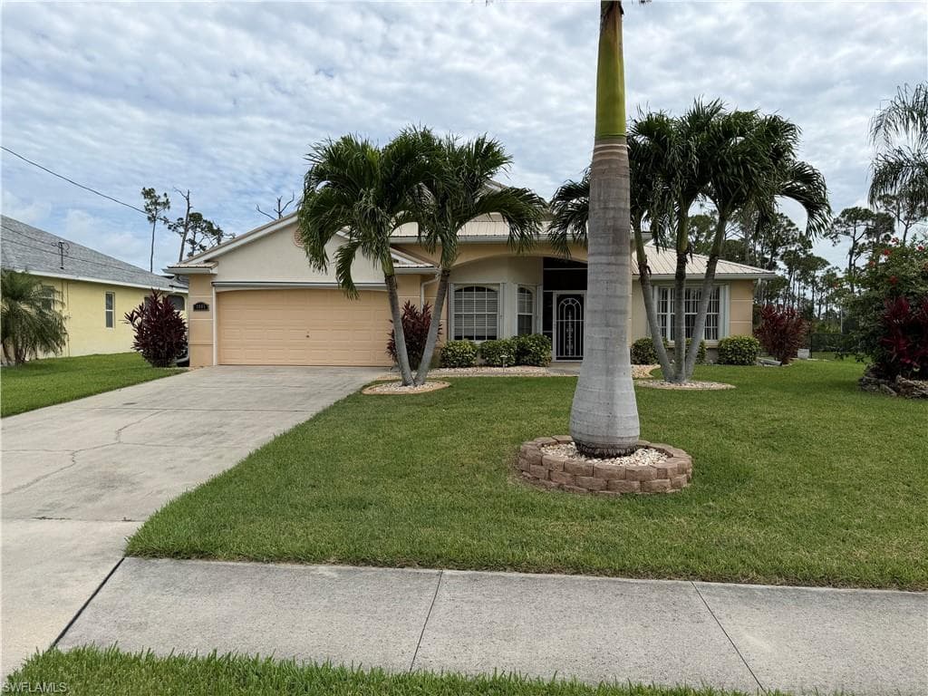 2401 SW 38th TER CAPE CORAL, FL 33914