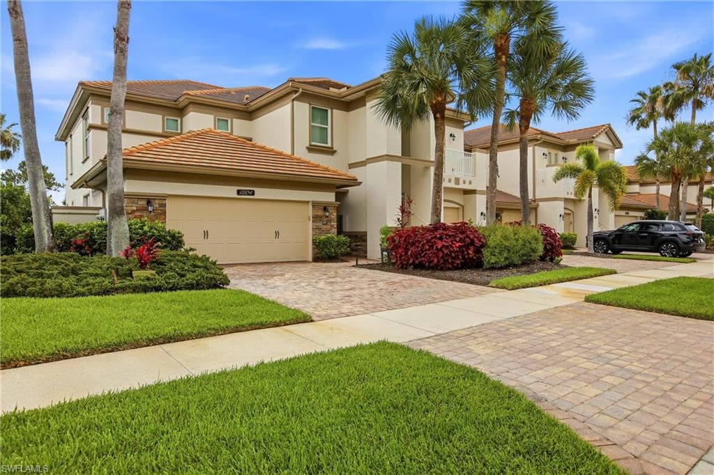 9204 Quartz LN 3-101 NAPLES, FL 34120