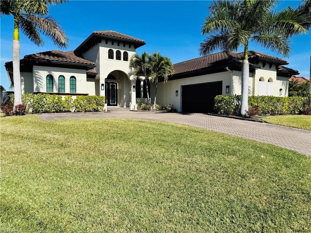 8533 S Lake CIR FORT MYERS, FL 33908