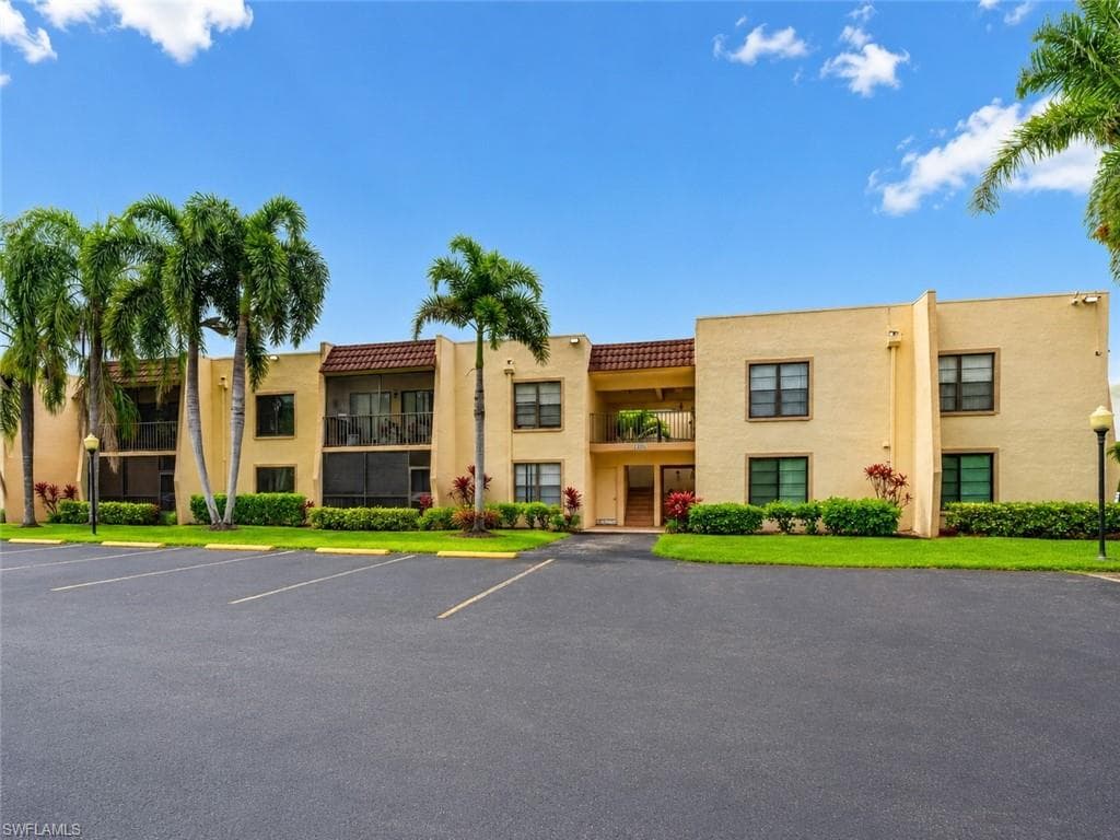 12481 McGregor BLVD 17 FORT MYERS, FL 33919