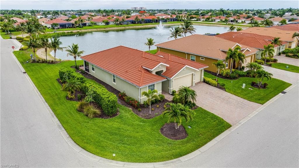 3036 Sunset Pointe CIR CAPE CORAL, FL 33914